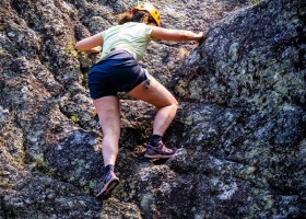 Canigou outdoor op caming Ascou La Forge in Ariege Frankrijk klimmen ax-les-thermes Canigou Outdoor op Camping Ascou La Forge 30pluskids