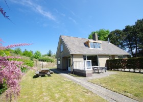 Vakantiehuisjes Waddenrust op Schiermonnikoog, Nederland loutjesdun-tuin Vakantiehuisjes Waddenrust  30pluskids