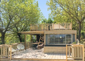 STOERbuiten op Camping Mar Y Sierra in Le Marche, Italie G2 terras-Italie_-15 n STOERbuiten Breeze lodge, le Marche 30pluskids