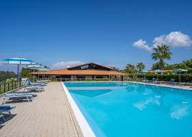 Agriturismo Ninea in Calabrie, Italie zwembad met agriturismo Agriturismo Ninea 30pluskids