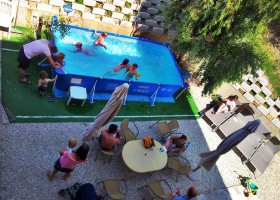 Villa Bussola in Le Marche, Italie opzetzwembad Agriturismo Villa Bussola  30pluskids
