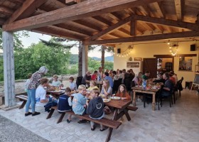 Camping il Tramonto in Le Marche Italie met zn allen eten Camping il Tramonto 30pluskids
