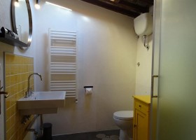 Agriturismo Anna-Rosa in Toscane, Italie appartement badkamer Agriturismo Anna-Rosa 30pluskids