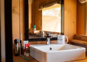 Agriturismo Angeli Sognanti in Le Marche, Italie safarilodgetent nieuw wastafel Agriturismo Angeli Sognanti 30pluskids
