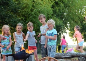Le Petit Chaillot in Poitou-Charentes, Frankrijk 09 marshmellows roosteren Le Petit Chaillot 30pluskids