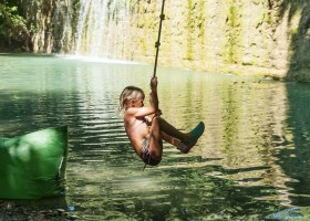 Novanta in Toscane, Italie spelen in het water Novanta 30pluskids