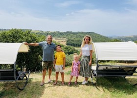 Casa & Glamping Sorriso in Umbrie, Italie eigenaren Casa & Glamping Sorriso 30pluskids