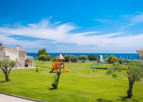 Eliza was here Nefeli Villa's op Chalkidiki, Griekenland speeltuin Nefeli Villa’s 30pluskids