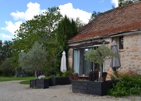 Le Mas du Midi in de Tarn-et-Garonne, Frankrijk terras Camping et Gites Le Mas du Midi 30pluskids
