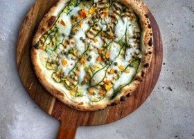 Petite Vallee in de Dordogne, Frankrijk pizza Petite Vallée 30pluskids