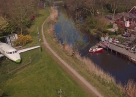 De Vreemde Vogel in Midden-Delfland, Nederland  dronebeeld locatie bijgesneden De Vreemde Vogel 30pluskids