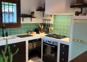 La Casa Costa Blanca in Pego, Spanje keuken met raam La Casa Familia 30pluskids