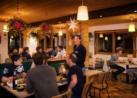 RCN Belledonne Alpe d'Huez Frankrijk-Bistro bediening - kopie RCN Belledonne 30pluskids