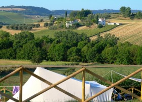 Vista Fermo in Le Marche, Italie uitzicht Agriturismo Camping Vista Fermo 30pluskids