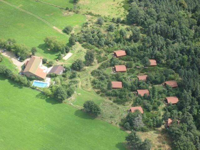 L'Etoile Dore in de Auvergne, Frankrijk luchtfoto 7 L’Etoile Dore  30pluskids image gallery