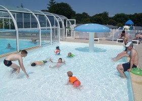 Tendi op Camping de Kerleyou kinderzwembad Tendi op Camping de Kerleyou 30pluskids