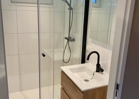 Boslodge Grasmus in Nunspeet op de Veluwe Gelderland Nederland badkamer Boslodge Grasmus 30pluskids