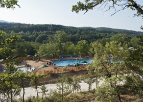 Huttopia Village Sud Ardeche, Frankrijk zwembad hoofd Village Huttopia Sud-Ardèche 30pluskids