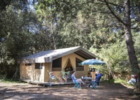 Camping Huttopia Oleron Les Pins ManuReyboz tent Camping Huttopia Oléron Les Pins 30pluskids