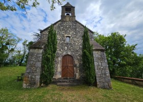 Font Neuve tussen Lot en Dordogne Frankrijk kerkje Font Neuve 30pluskids