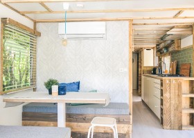 STOERbuiten Belves, Frankrijk MP woonkamer keuken STOERbuiten Belves lodge, Dordogne 30pluskids