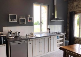 Domaine Saint Essel in Larreule, Frankrijk gite keuken Domaine Saint Esselin 30pluskids