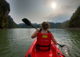 NRV Reizen Vietnam kanoen NRV Familiegroepsreis Vietnam 30pluskids