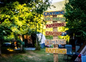 Canigou outdoor op caming Ascou La Forge in Ariege Frankrijk ingang familiekamp Canigou Outdoor op Camping Ascou La Forge 30pluskids