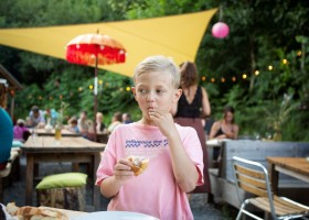 Camping Domaine le Peyral in Herault, Zuid-Frankrijk lekker eten Camping Domaine le Peyral 30pluskids