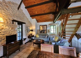 Font Neuve tussen Lot en Dordogne Frankrijk interieur liggend 2 Font Neuve 30pluskids