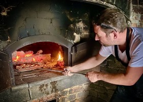 Chateau du Tirondet in Sannat, Creuse, Frankrijk PIZZA Chateau du Tirondet 30pluskids