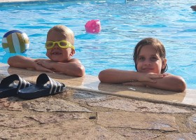 Pian della Bandina in Umbrie, Italie zwembad met kids La Casa dei Contadini 30pluskids