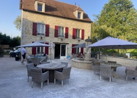 Moulin de Petoulle in Charenton du Cher, Frankrijk terras Moulin de Petoulle 30pluskids