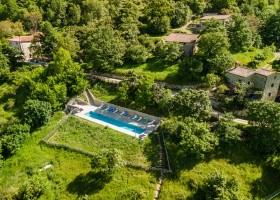 Novanta in Toscane, Italie zwembad van bovenaf Novanta 30pluskids