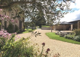 5.  Mazieras in de Dordogne, Frankrijk binnenplaats Maziéras - vakantiehuizen 30pluskids