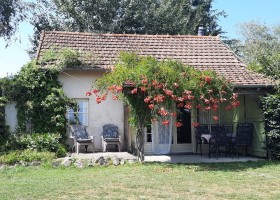Le Petit Montperroux in de Bourgogne Frankrijk gite Camping Le Petit Montperroux 30pluskids