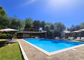 Pian della Bandina in Umbrie, Italie zwembad La Casa dei Contadini 30pluskids