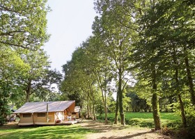 Camping Huttopia Baie du Mont St Michel, Frankrijk tenten prachtig gelegen Camping Huttopia Baie du Mont St Michel 30pluskids