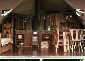 BoerenBed Hoeve Ameland Waddeneilanden Friesland Nederland interieur tent BoerenBed Boerderij Ameland 30pluskids