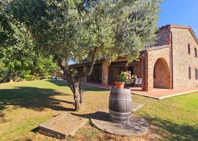 Pian della Bandina in Umbrie, Italie appartementen buiten La Casa dei Contadini 30pluskids