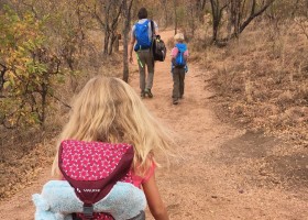 Travelnauts tanzania-wandelen-kids-liggend Travelnauts rondreis Tanzania  30pluskids