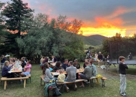 Agriturismo Camping Vista San Vicino Le Marche Italie Crescia-avond - kopie Agriturismo Vista San Vicino 30pluskids