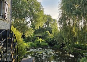 Moulin de Petoulle in Charenton du Cher, Frankrijk water Moulin de Petoulle 30pluskids