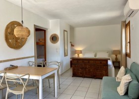 Finca Vellie in Benissa, Spanje bovenappartement woonkamer 1 Finca Vellie 30pluskids