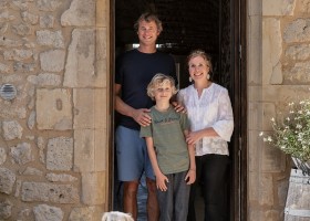 Domaine Le Cariol in de Dordogne, Frankrijk eigenaren portrait Krista Brockbernd fotografie-9926 Domaine Le Cariol 30pluskids