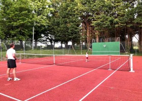 Domaine Bessiere in de Lot-et-Garonne, Frankrijk tennisbaan Domaine Bessière 30pluskids