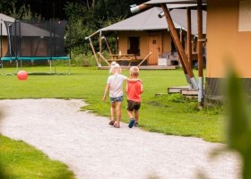 Glamping De Bosweide in Alphen, Noord-Brabant, Nederland kindjes op pad Glamping de Bosweide 30pluskids
