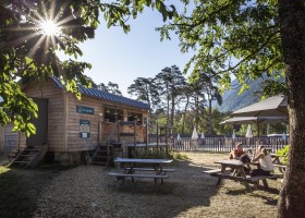 Camping Huttopia Bourg St Maurice, Frankrijk roulotte Camping Huttopia Bourg-Saint-Maurice 30pluskids