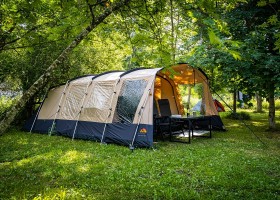 Canigou outdoor op caming Ascou La Forge in Ariege Frankrijk ingerichte tent Ascou Canigou Outdoor op Camping Ascou La Forge 30pluskids