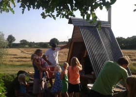 Bonneblond in de Auvergne, Frankrijk pizza bakken Domaine Bonneblond 30pluskids